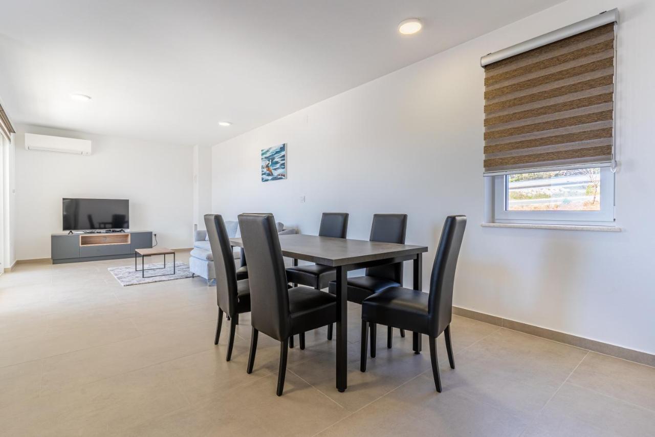 Apartment Blue Pearl *