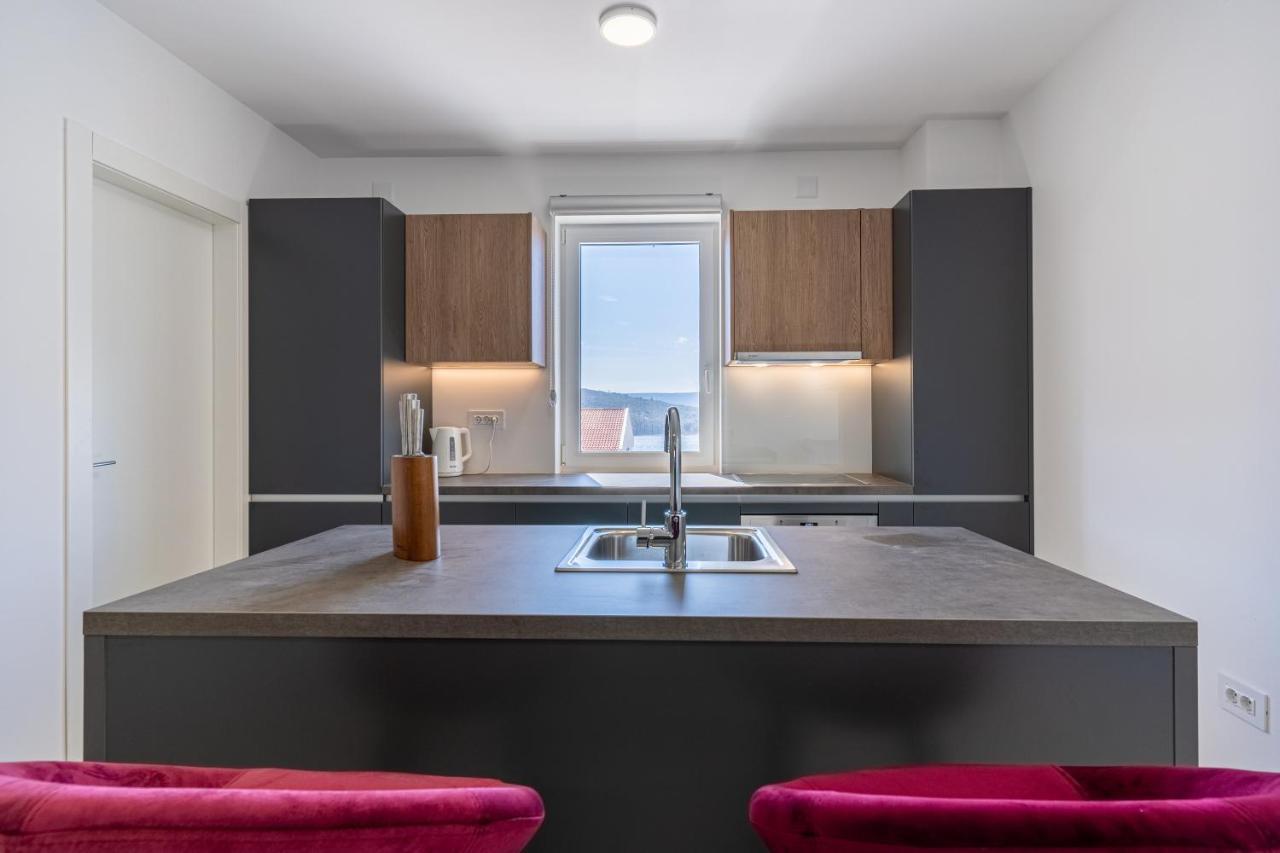 Apartment Blue Pearl *
