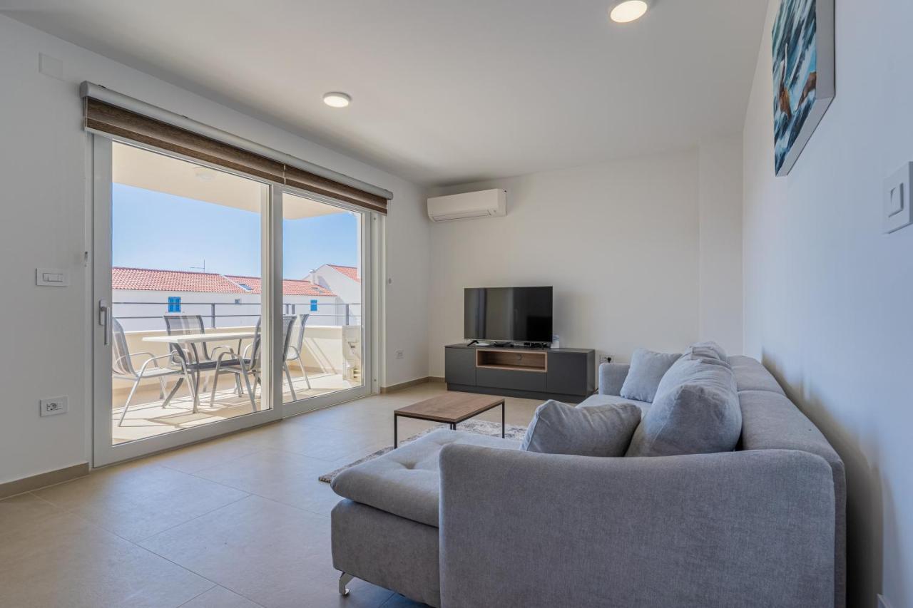 Apartment Blue Pearl